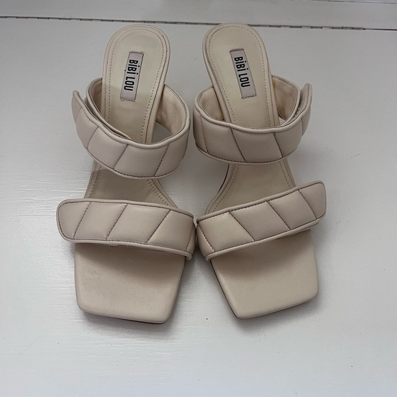 BibiLou Double Puff Strap Heel - Picture 2 of 6